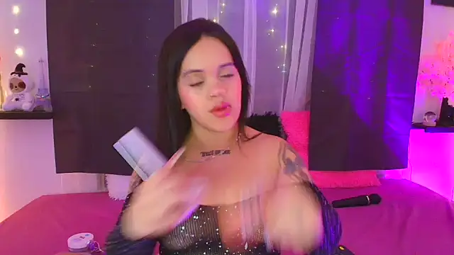 Snapshot of Sussyroxxx chatting on July 10, 5:07 am Sussyroxxx online show from July 10, 5:07 am