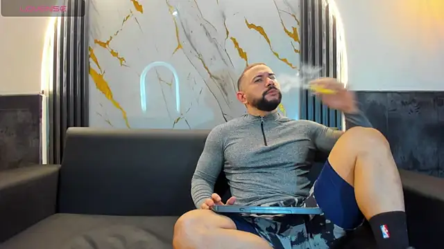 Snapshot of isaac_franko chatting on November 26, 12:49 pm isaac franko online show from November 26, 12:49 pm