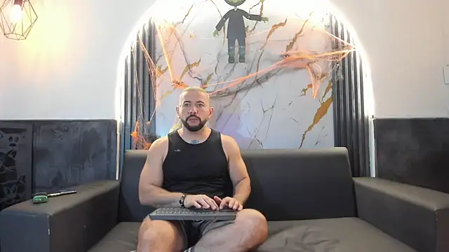 Snapshot of isaac_franko chatting on October 27, 9:05 pm isaac franko online show from October 27, 9:05 pm