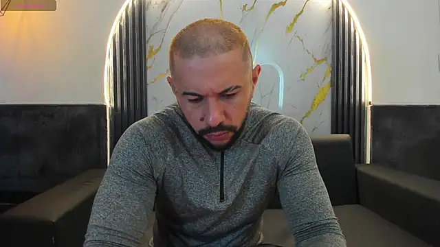 Snapshot of isaac_franko chatting on November 10, 9:09 pm isaac franko online show from November 10, 9:09 pm