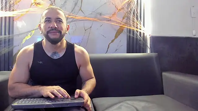 Snapshot of isaac_franko chatting on October 20, 9:15 pm isaac franko online show from October 20, 9:15 pm