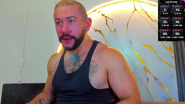 Snapshot of isaac_franko chatting on November 4, 9:40 pm isaac franko online show from November 4, 9:40 pm