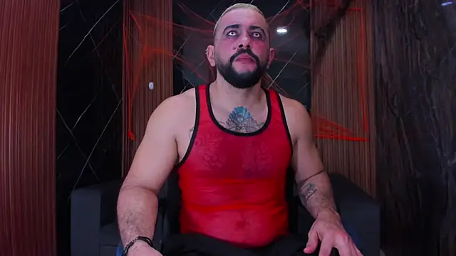 Snapshot of isaac_franko chatting on October 31, 8:38 pm isaac franko online show from October 31, 8:38 pm