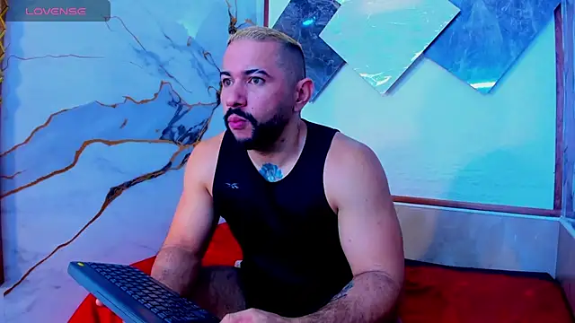 Snapshot of isaac_franko chatting on October 12, 9:49 pm isaac franko online show from October 12, 9:49 pm