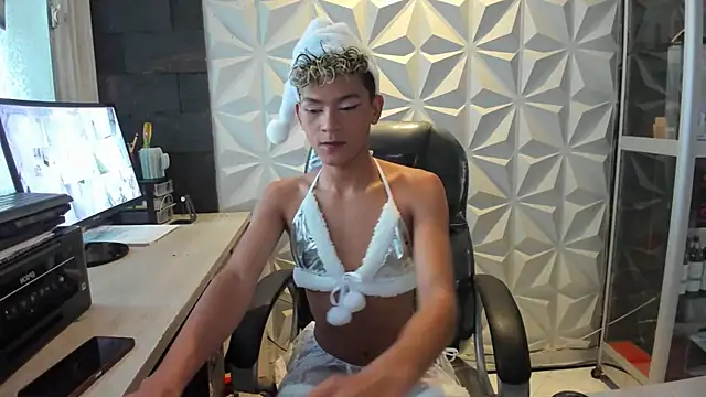 Snapshot of Sammy_Millers chatting on November 28, 3:01 pm Sammy Millers online show from November 28, 3:01 pm