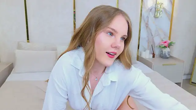 Lili Lohan online show from June 2, 5:07 am