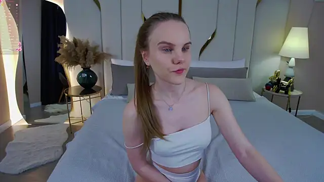 Lili Lohan online show from January 31, 7:12 pm