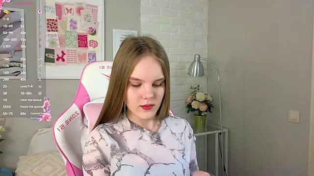 Lili Lohan online show from April 3, 5:03 am