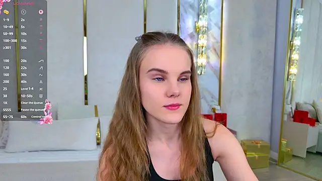 Lili Lohan online show from December 5, 5:11 pm