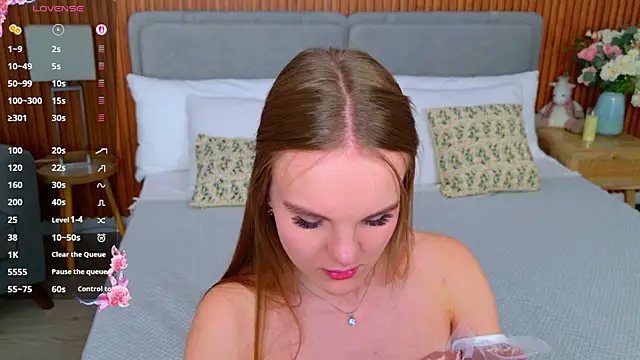 Lili Lohan online show from November 13, 5:06 pm