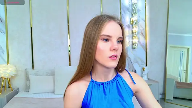 Lili Lohan online show from October 14, 5:02 pm