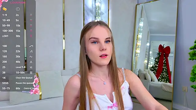 Lili Lohan online show from November 25, 5:02 pm