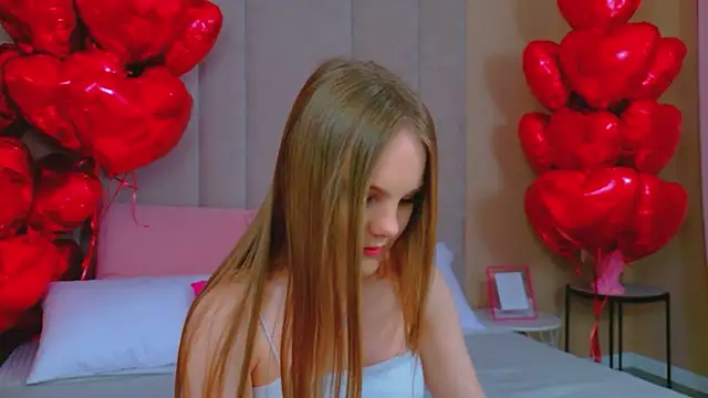 Lili Lohan online show from February 10, 5:12 pm