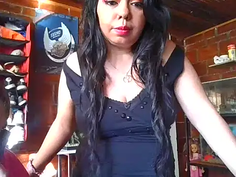 Snapshot of KarlaSexyHot- chatting on October 15, 9:23 pm KarlaSexyHot- online show from October 15, 9:23 pm