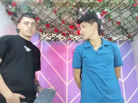 Snapshot of nexusboyhot chatting on September 28, 7:54 pm nexusboyhot online show from September 28, 7:54 pm