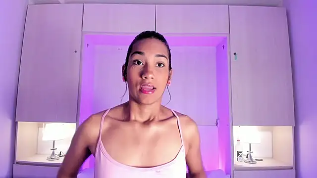 AnahiCollins online show from April 29, 11:36 am