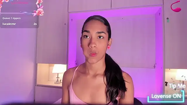 AnahiCollins online show from March 5, 11:51 am