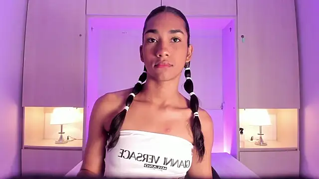 AnahiCollins online show from March 8, 12:08 pm