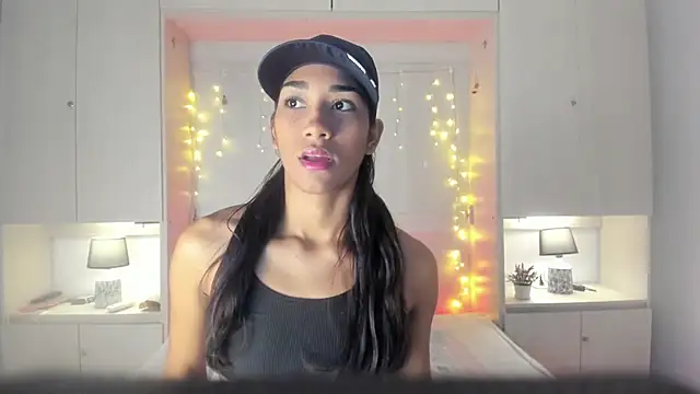 AnahiCollins online show from April 2, 11:28 am