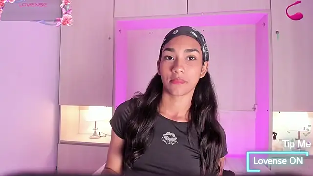 AnahiCollins online show from March 4, 11:40 am