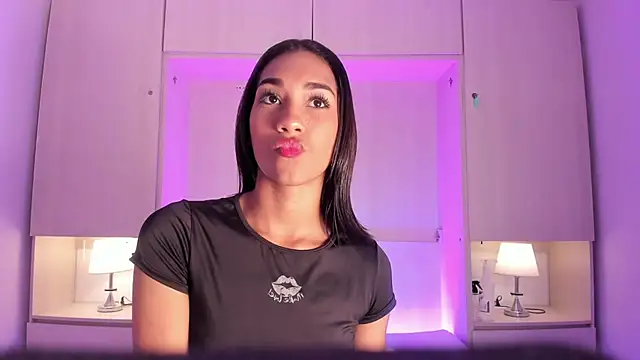 AnahiCollins online show from May 6, 11:58 am