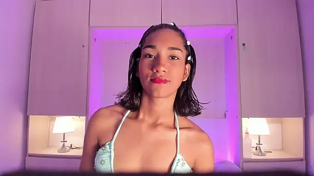 AnahiCollins online show from April 30, 12:12 pm