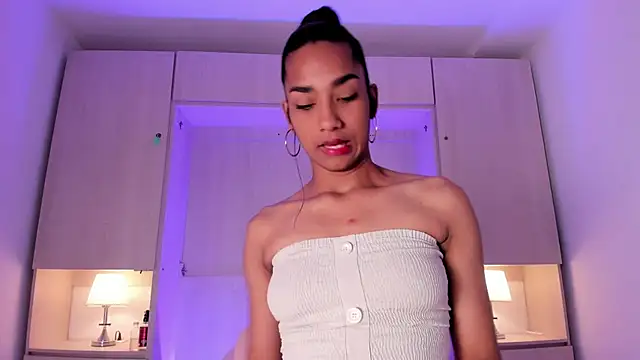 AnahiCollins online show from November 28, 11:43 am