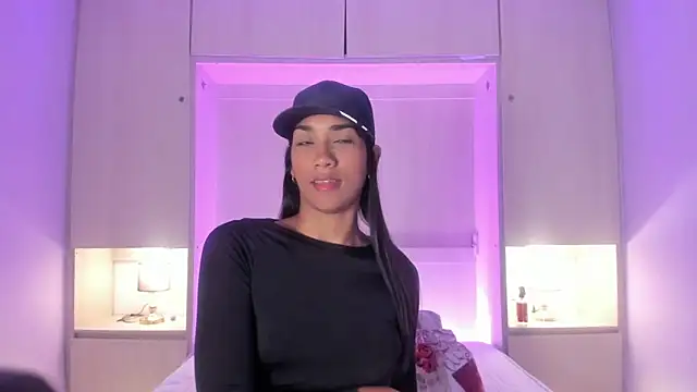 AnahiCollins online show from February 1, 11:41 am