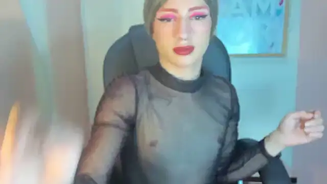 Snapshot of Mila_Leon chatting on January 14, 3:43 am Mila Leon online show from January 14, 3:43 am