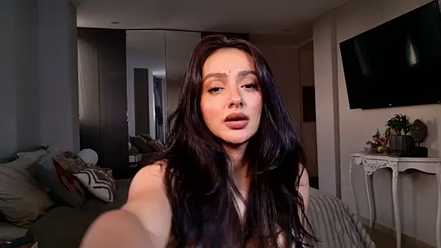 Snapshot of Milana_De chatting on February 18, 11:12 pm Milana De online show from February 18, 11:12 pm