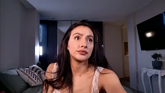 Snapshot of Milana_De chatting on November 18, 10:34 pm Milana De online show from November 18, 10:34 pm