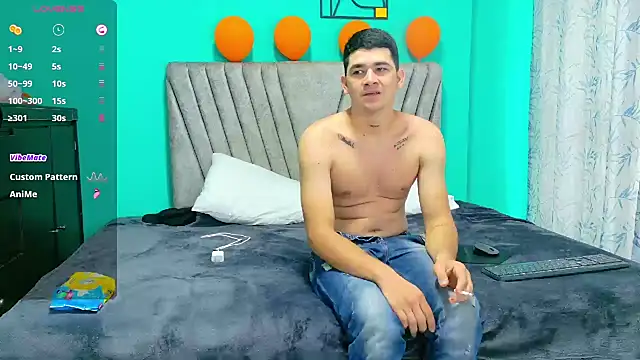 Laura King online show from November 9, 7:18 pm