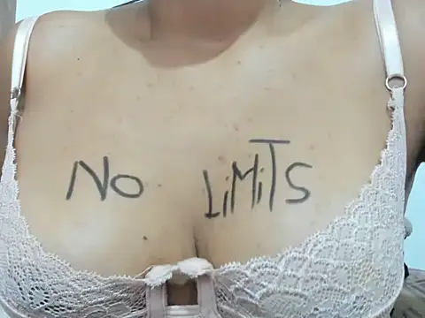 Snapshot of Valentinahot7 chatting on October 15, 3:20 pm Valentinahot7 online show from October 15, 3:20 pm