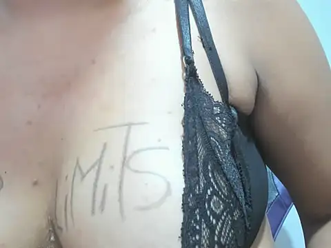 Snapshot of Valentinahot7 chatting on May 9, 1:58 pm Valentinahot7 online show from May 9, 1:58 pm