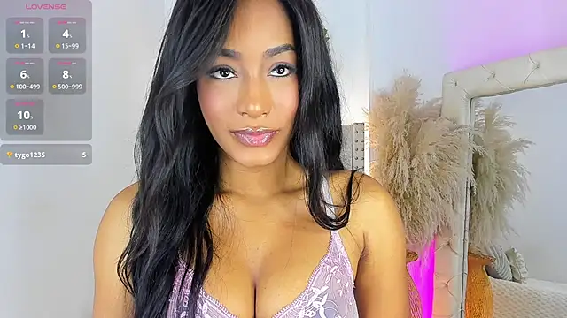 Snapshot of mia_juicy_ chatting on September 30, 9:21 pm mia juicy online show from September 30, 9:21 pm