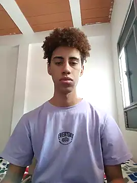Snapshot of The_boy_good chatting on October 12, 6:42 pm The boy good online show from October 12, 6:42 pm