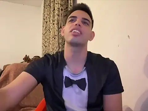 Snapshot of _Djonson_ chatting on October 24, 3:49 am Djonson online show from October 24, 3:49 am