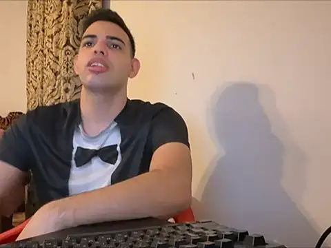 Snapshot of _Djonson_ chatting on October 5, 7:48 pm Djonson online show from October 5, 7:48 pm