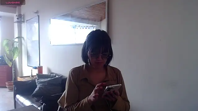 Snapshot of NamiDVelvet chatting on October 11, 4:19 pm NamiDVelvet online show from October 11, 4:19 pm