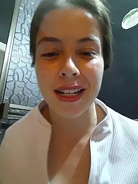 Snapshot of EmmaValencia_ chatting on June 25, 9:53 pm EmmaValencia online show from June 25, 9:53 pm