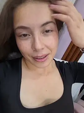 EmmaValencia  online show from April 27, 8:40 pm