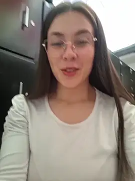 EmmaValencia  online show from March 28, 10:00 pm