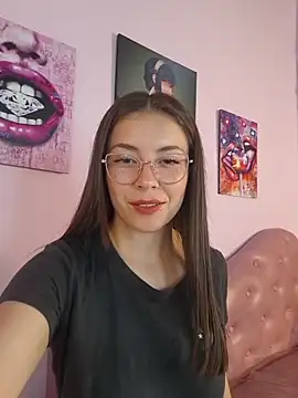 EmmaValencia  online show from February 9, 9:35 pm