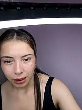 EmmaValencia  online show from October 25, 9:37 pm