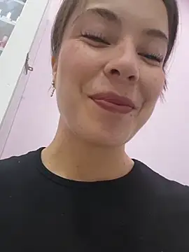 EmmaValencia  online show from January 7, 3:39 pm