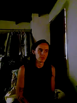 Snapshot of monroedelrey chatting on December 5, 7:01 pm monroedelrey online show from December 5, 7:01 pm