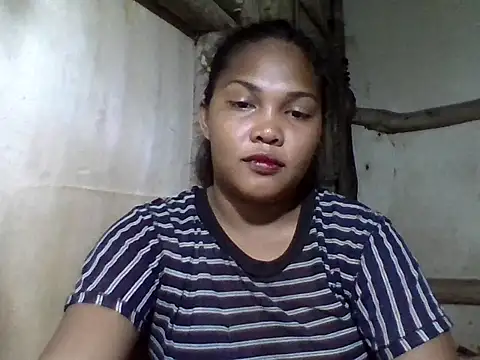 Snapshot of sweetlexypinay19 chatting on May 7, 2:42 pm sweetlexypinay19 online show from May 7, 2:42 pm