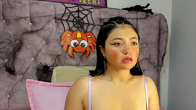 Snapshot of Wandaa- chatting on October 15, 4:33 am Wandaa- online show from October 15, 4:33 am