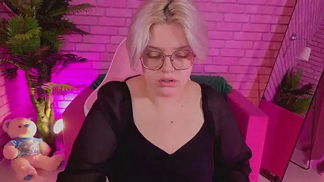 DominiqueSweetie online show from December 14, 8:42 am