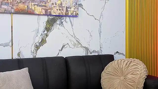 Nahomy Smiths aws online show from December 4, 10:09 pm